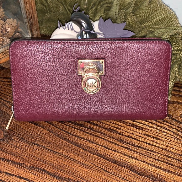 Michael Kors Handbags - Michael Kors wallet